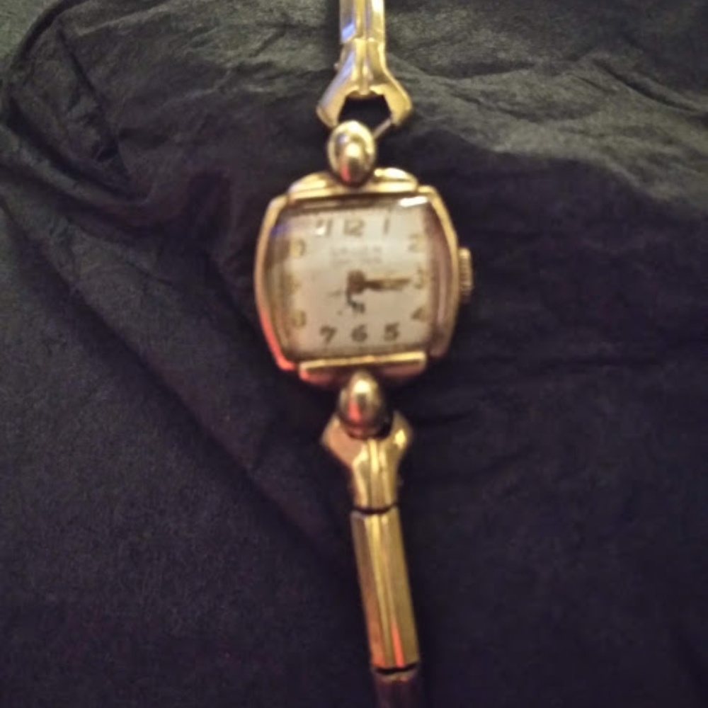 VINTAGE Ladies Gruen Watch like Gramas!
